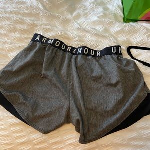 Gray underarmor shorts